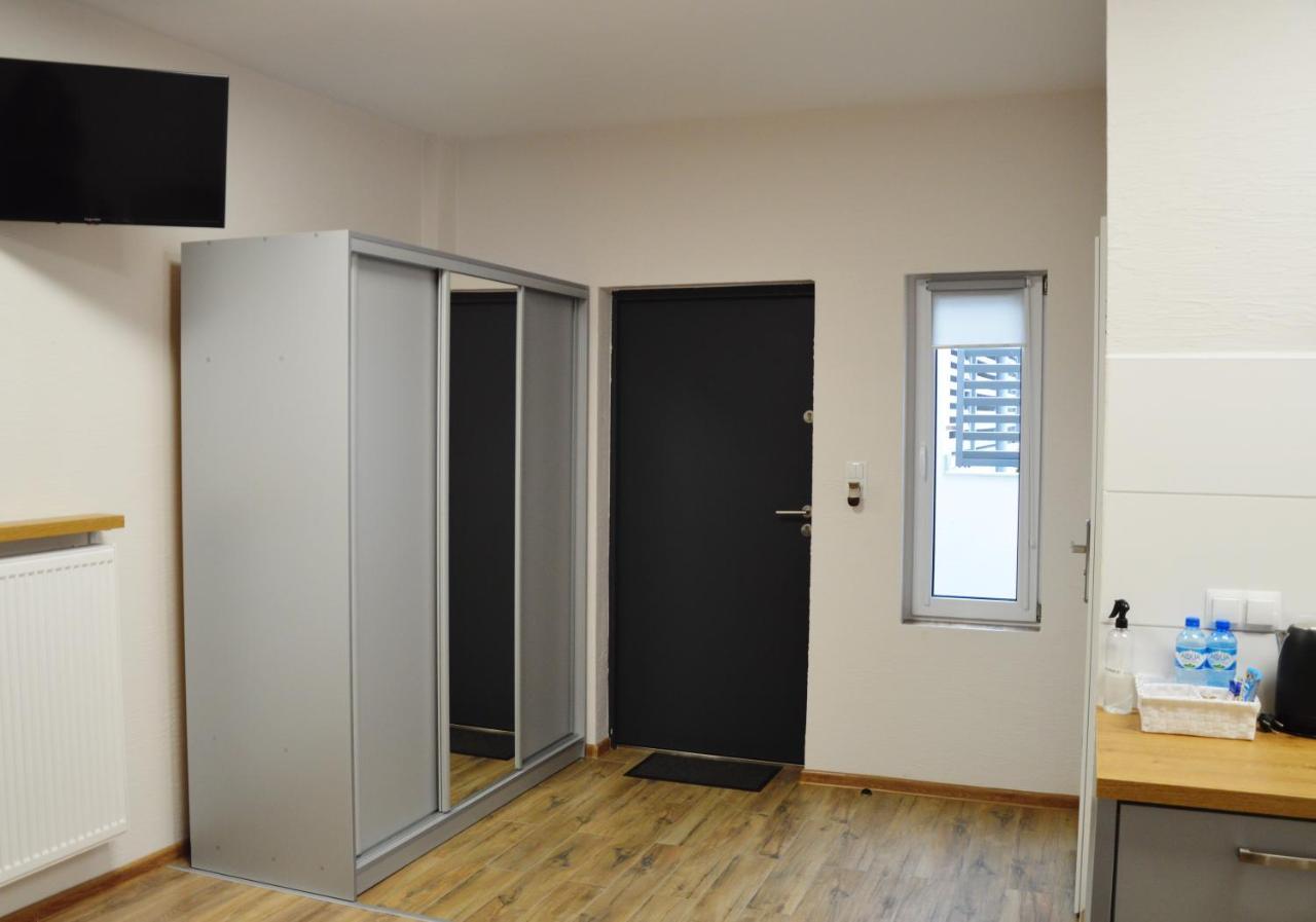 Hostel Adabet Kepno Exteriör bild