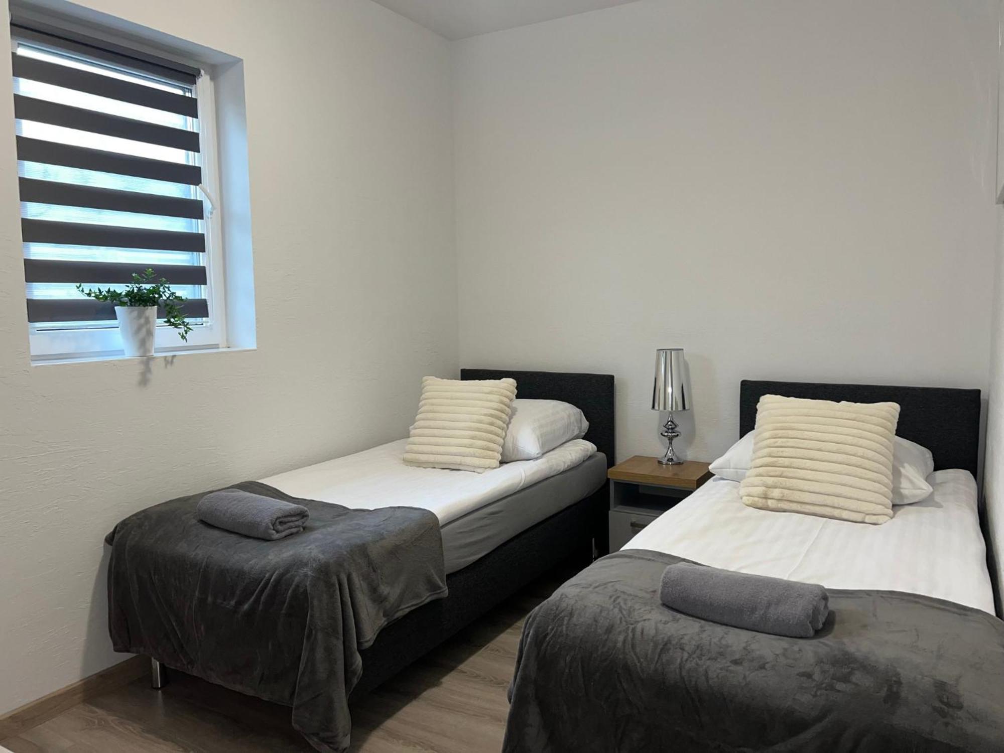 Hostel Adabet Kepno Exteriör bild