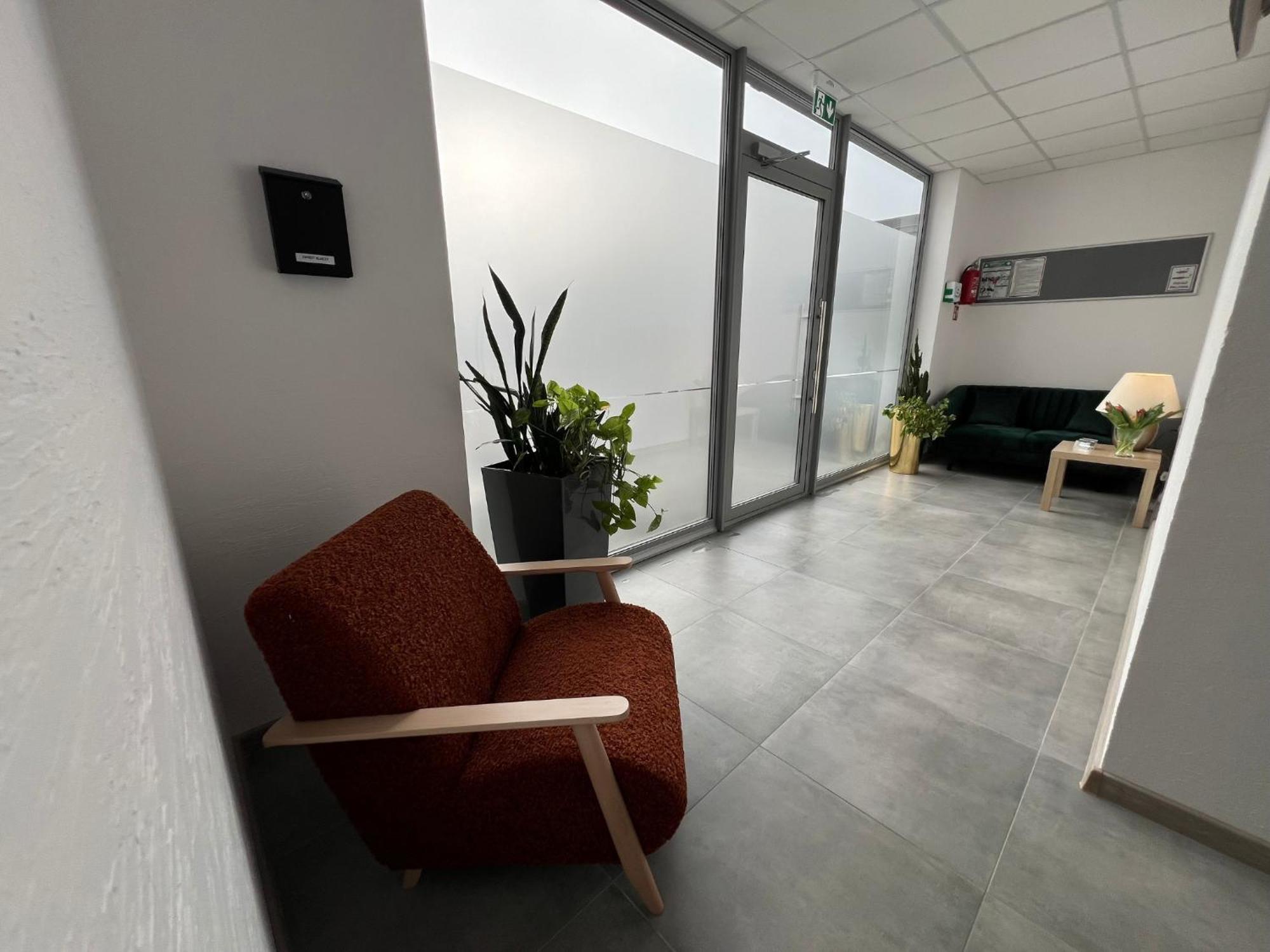 Hostel Adabet Kepno Exteriör bild